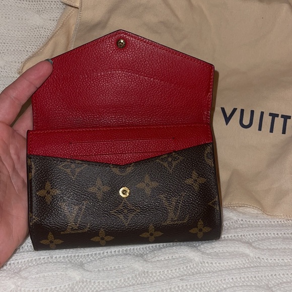 Louis Vuitton Wallet - Picture 8 of 17